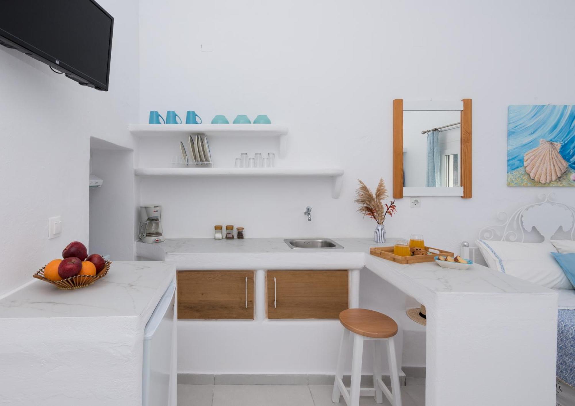 Sarantis Suites & Apartments Provatas Extérieur photo
