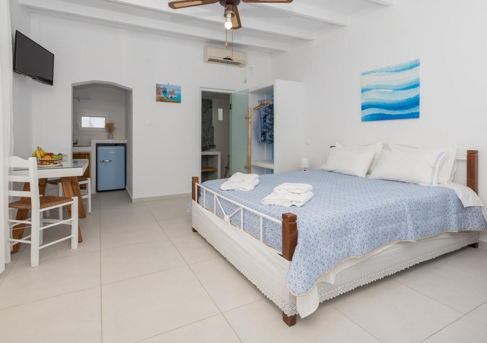Sarantis Suites & Apartments Provatas Extérieur photo
